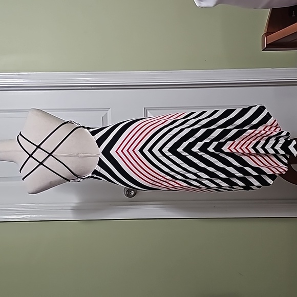 BEBE Lined Vneck High-Low Striped Dress Strappy Back Size XS Red Black White - Picture 4 of 5